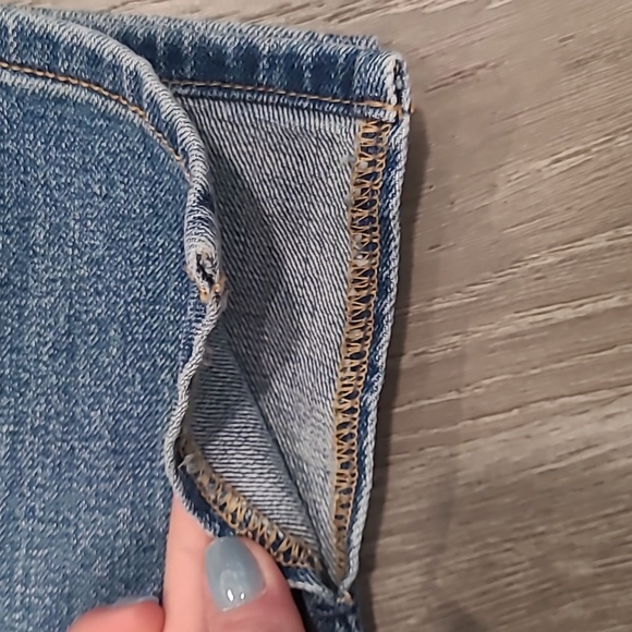 Like new old navy jeans - Picture 2 of 5
